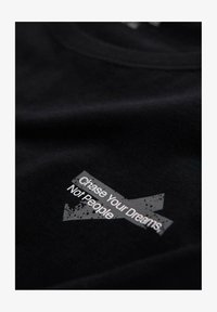 Non sélectionné, black