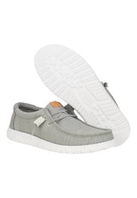 HEYDUDE Wally Elevated Basics - Slip-Ons - Náuticos - grey white