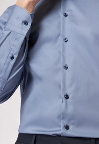 ROY ROBSON REGULAR FIT - Zakelijk overhemd - blau