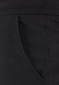 Urban Classics Cargo trousers - black