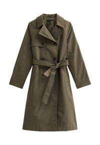 Olivgrön trenchcoat med dubbelknäppning, stor krage, sidofickor och ett tygbälte för stängning. Slät textur.