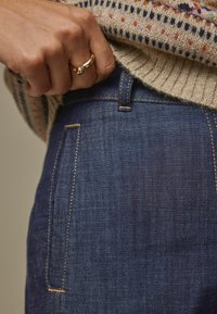 Laura Ashley WIDE - Avar lõikega teksad - indigo blue