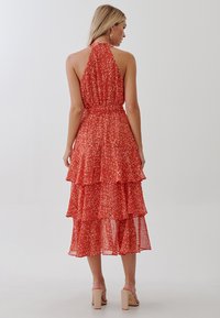 TUSSAH TONYA MIDI - Denné šaty - red lurex abstract