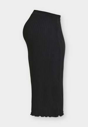 Sort ribstrikket midi-nederdel med elastisk taljebånd og subtil flæsekant mod hvid baggrund.