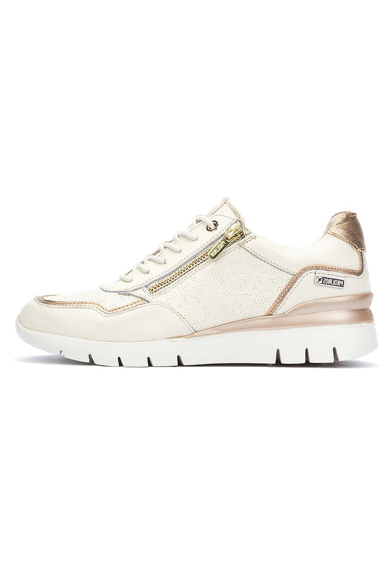 Baskets blanches en cuir avec des accents en or rose, motif floral texturé, lacets à l'avant et fermeture zippée sur le côté. Semelle rembourrée pour le confort.
