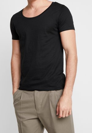 Jednoduché tričko - black