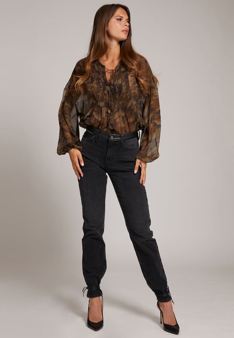 Blugi slim fit