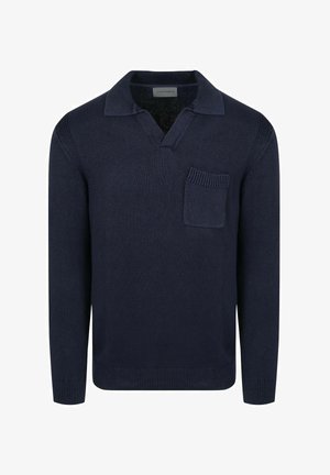 Marineblauer langärmeliger Strick-Polopullover mit kleiner Brusttasche und gerippten Bündchen und Saum.