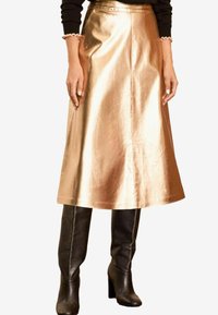 Unausgewählt, gold