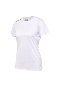 Hvid atletisk T-shirt lavet af åndbart stof, med korte ærmer, rund halsudskæring og subtil logo detalje på skulderen.