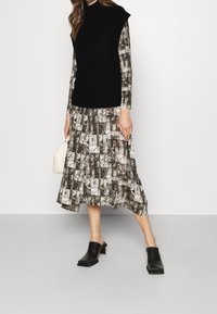 Patrizia Pepe Sweter