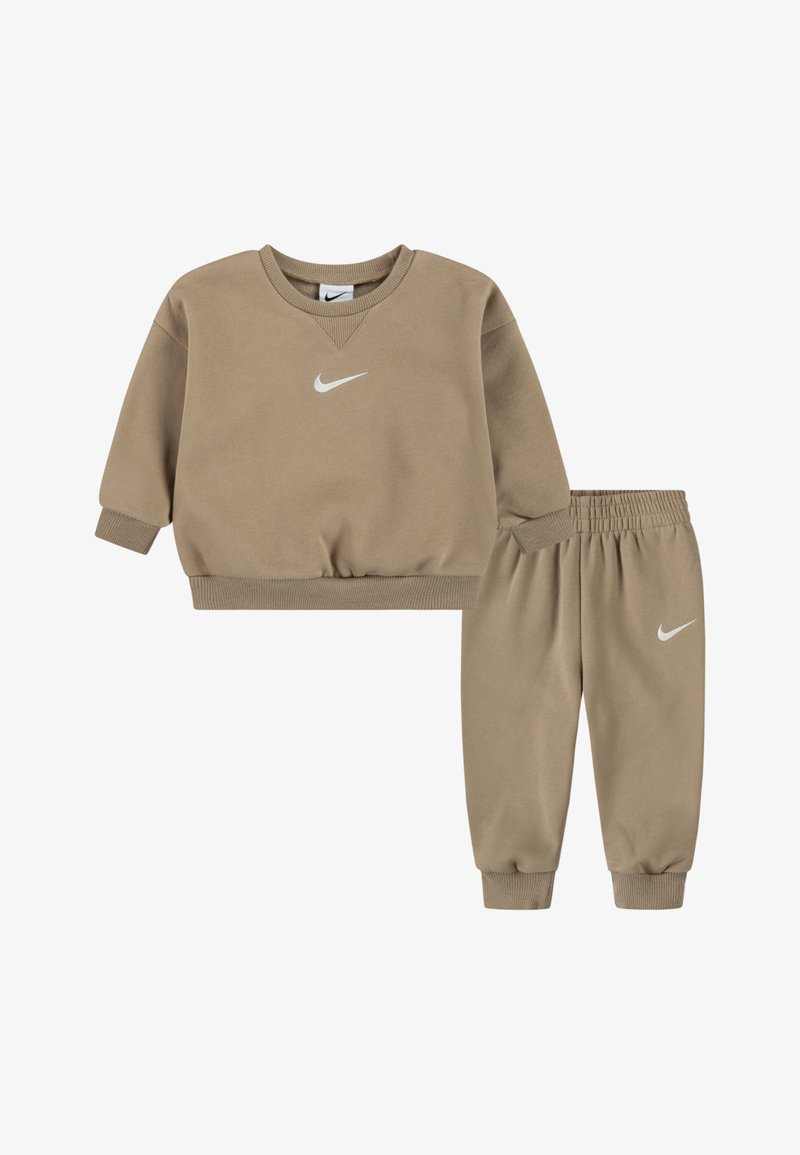 Nike Sportswear ESSENTIAL CREW UNISEX SET - Tepláky - hemp