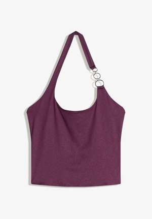 Fialový halter top z hladkého materiálu, s volným střihem a dvěma kruhovými kovovými kroužky na ramínku pro detail.