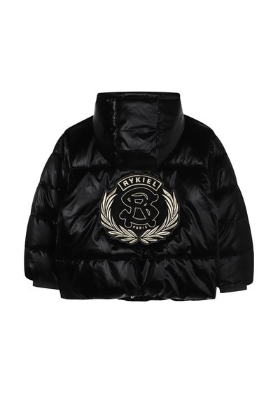 Doudoune noire brillante avec capuche, arborant un grand logo doré brodé "RYKIEL PARIS" entouré de lauriers au dos.