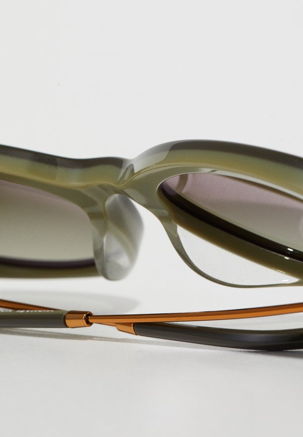 ROCKAWAY - Sunglasses - olive smoke2