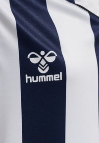 Hummel CORE  - T-shirt med print - marine white