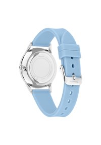 Runder Edelstahl-Uhrgehäuse mit silbernen Akzenten. Hellblaues Silikonarmband mit Schnalle. Glatte Oberfläche, minimalistisches Design.