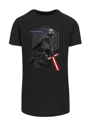 Svart T-skjorte med grafikk av en figur med rødt lyssverd. Inkluderer "Star Wars" og "The Rise of Skywalker" tekst i blått.