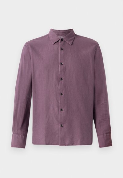 Langsleeve shirt in lichtpaarse stof, met een knoopsluiting aan de voorkant met zwarte knopen en een klassieke kraag. Gladde textuur, rechte snit.