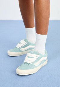 KNU SKOOL UNISEX - Skatesko - puritan gray