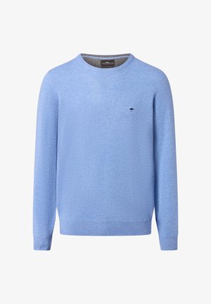 Hellblauer Rundhalsausschnitt-Pullover aus weichem Material. Verfügt über gerippte Bündchen und Saum, sowie ein kleines dunkles Logo auf der linken Brust.