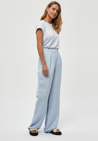 Minus MIMARLY LINEN PANTS - Kelnės - ibiza blue