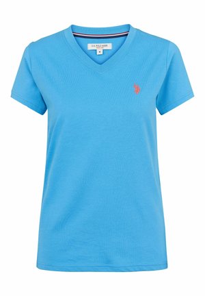 Lichtblauwe U.S. Polo Assn. V-hals T-shirt met korte mouwen en een klein roze geborduurd logo op de linkerkant van de borst.