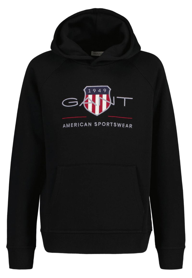 Felpa nera con cappuccio in cotone, dotata di una tasca a marsupio sul davanti e un design grafico con un logo a scudo rosso e blu e il testo "GANT".