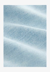 Ausgewählt, light wash denim