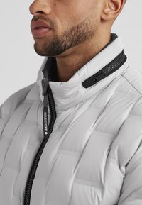 Milestone MSSALVIO - Daunenjacke - wollweiß