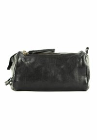 Borsa da toeletta in pelle nera con forma rettangolare, zip superiore e manico laterale, caratterizzata da una texture liscia e da un design con accessori hardware minimi.