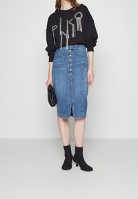 Pinko Sweatshirt - black