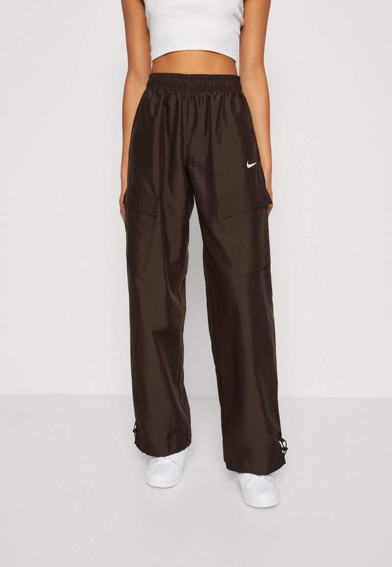 Nike Sportswear TREND Tracksuit bottoms velvet brown/white/brown