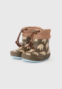 Bottes en caoutchouc marron avec un motif d'ours, une tige en textile beige et des lacets marron. Semelles texturées en bleu clair.