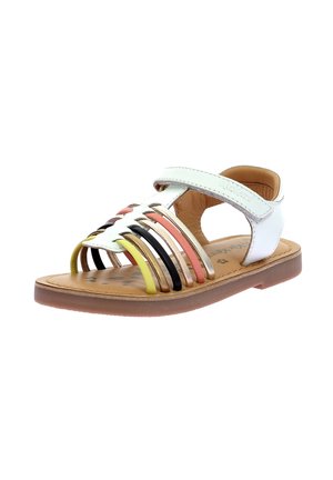 Sandalia blanca con correa ajustable y acentos a rayas multicolores. Con una suela plana y lados abiertos para mayor transpirabilidad.