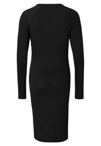 Schwarzes langärmeliges Kleid aus geripptem Stoff. Figurbetontes Design mit rundem Ausschnitt und knielanger Länge, ohne sichtbare Beschläge oder Akzente.
