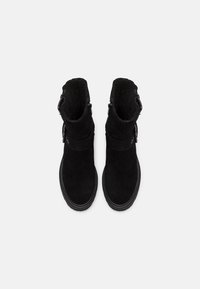 Kurt Geiger London Botines camperos - black