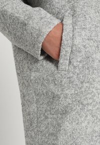 Modström Mantel - grey