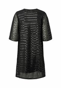 Túnica negra con lentejuelas que presenta mangas cortas, un corte holgado y un patrón texturizado, con una capa transparente y escote redondo.