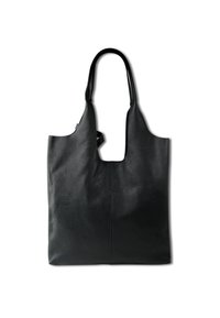 Zwarte leren tote bag met een gestructureerde afwerking, open bovenkant en lange hengsels. Heeft een uniek uitsnijdontwerp aan de bovenkant. Minimalistische stijl.