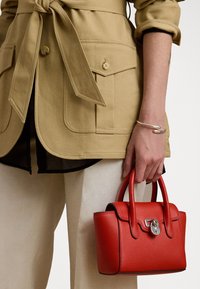 Unausgewählt, bright vermillion