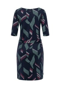 Robe marine avec un motif de formes abstraites en vert, burgonde et blanc. Fabriquée en tissu doux, elle possède un col rond et des manches trois-quarts.