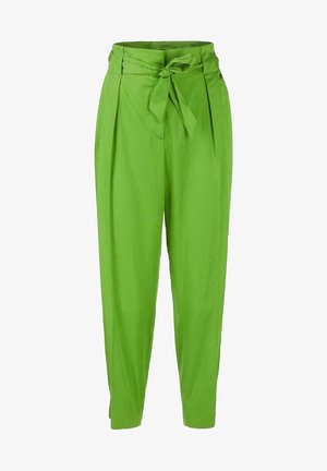 Pantalon vert vif taille haute avec une ceinture en tissu nouée, des plis à la taille et des jambes étroites en bas.