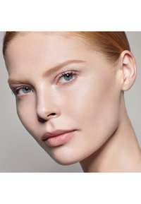 PAT McGRATH LABS SKIN FETISH: SUBLIME PERFECTION FOUNDATION - Foundation - Light 2