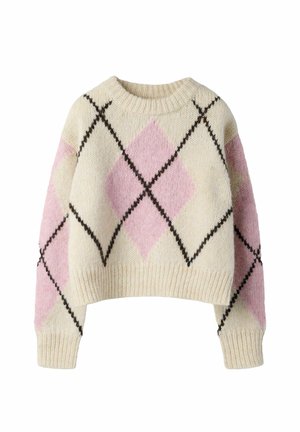 Pull tricot crème avec motif losanges argyle rose et marron, col rond, poignets et ourlet côtelés, présenté à plat sur fond blanc.