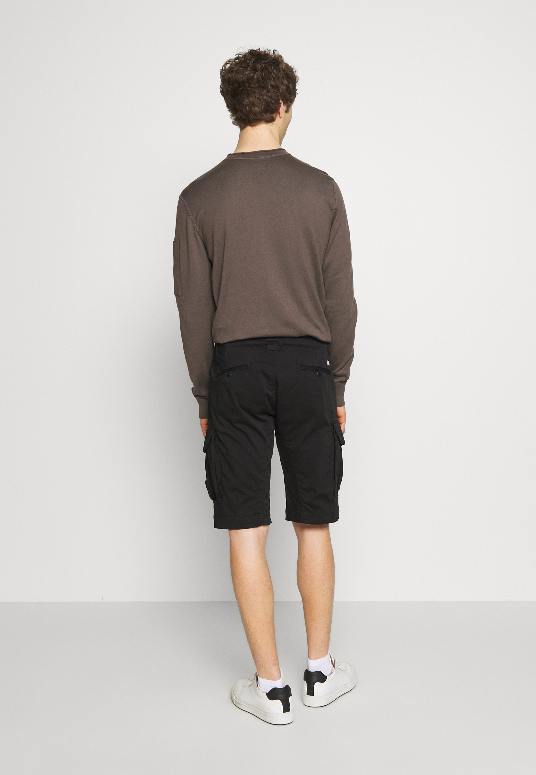 C.P. Company BERMUDA Shorts black Zalando.no C.P. Company BERMUDA - Joggebukse - forest night