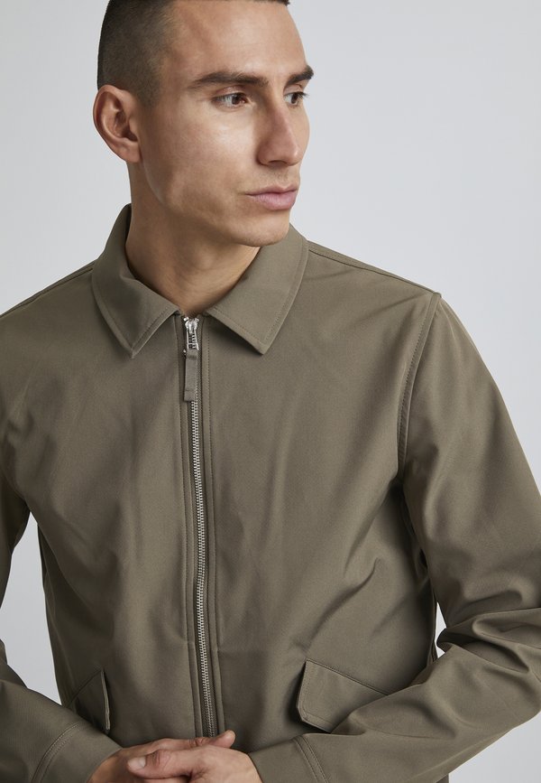 CFOneil - Light jacket - bungee cord2