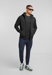 Mister Tee T-shirts - black