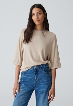 - T-shirt basic