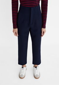 Stradivarius Tygbyxor - dark blue